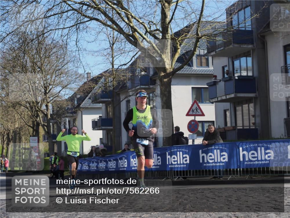 06.04.2025 - 44. Internationalen Wilhelmsburger Insellauf Luisa Fischer http://msf.ph/oto/7562266 06.04.2025 10:30:47 Ziel 3447, 3939 meine-sportfotos.de