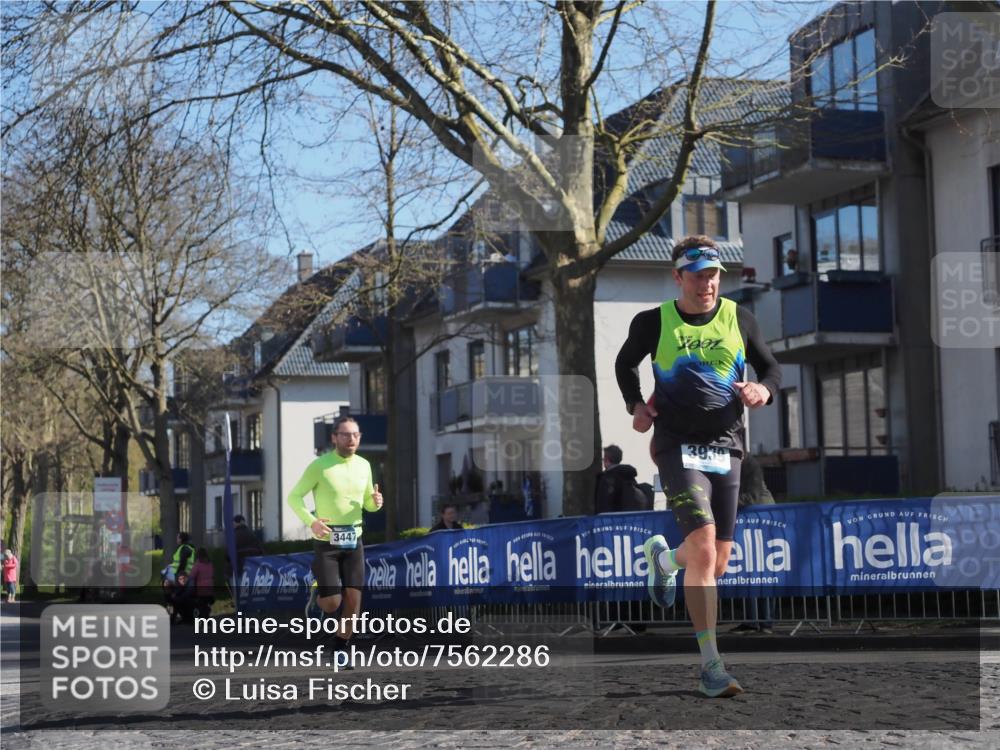 06.04.2025 - 44. Internationalen Wilhelmsburger Insellauf Luisa Fischer http://msf.ph/oto/7562286 06.04.2025 10:30:47 Ziel 3930, 3447 meine-sportfotos.de