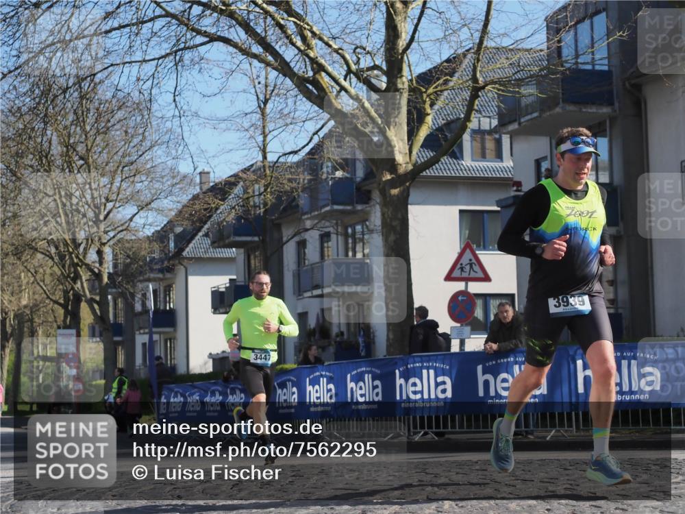 06.04.2025 - 44. Internationalen Wilhelmsburger Insellauf Luisa Fischer http://msf.ph/oto/7562295 06.04.2025 10:30:48 Ziel 3447, 3939 meine-sportfotos.de