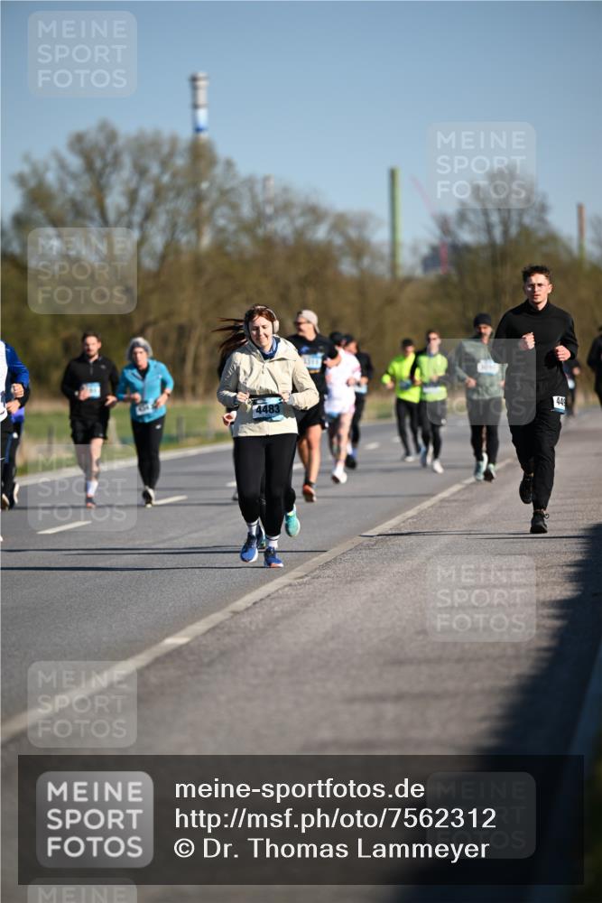 06.04.2025 - 44. Internationalen Wilhelmsburger Insellauf Dr. Thomas Lammeyer http://msf.ph/oto/7562312 06.04.2025 09:37:09 Laufen 4483, 3566, 449 meine-sportfotos.de