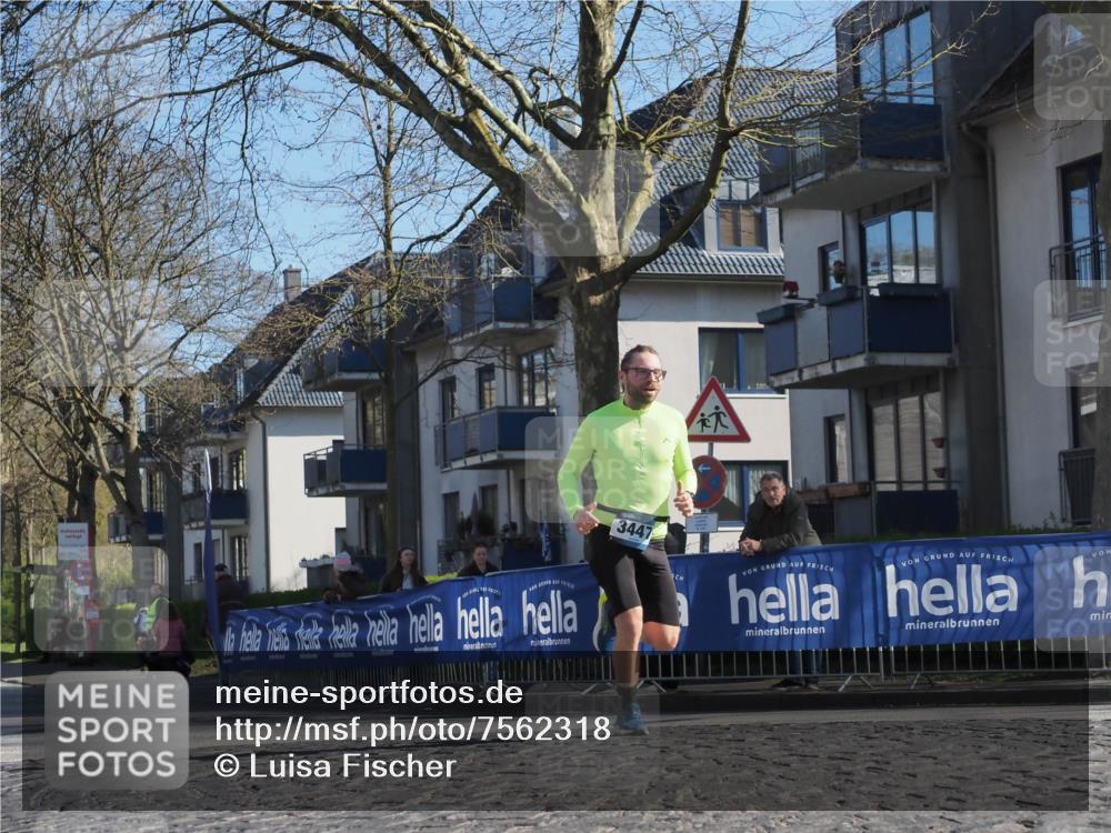 06.04.2025 - 44. Internationalen Wilhelmsburger Insellauf Luisa Fischer http://msf.ph/oto/7562318 06.04.2025 10:30:49 Ziel 3447 meine-sportfotos.de