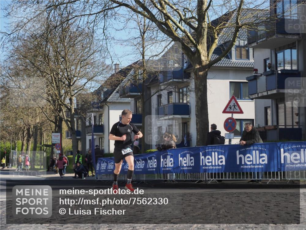 06.04.2025 - 44. Internationalen Wilhelmsburger Insellauf Luisa Fischer http://msf.ph/oto/7562330 06.04.2025 10:30:54 Ziel 3323 meine-sportfotos.de