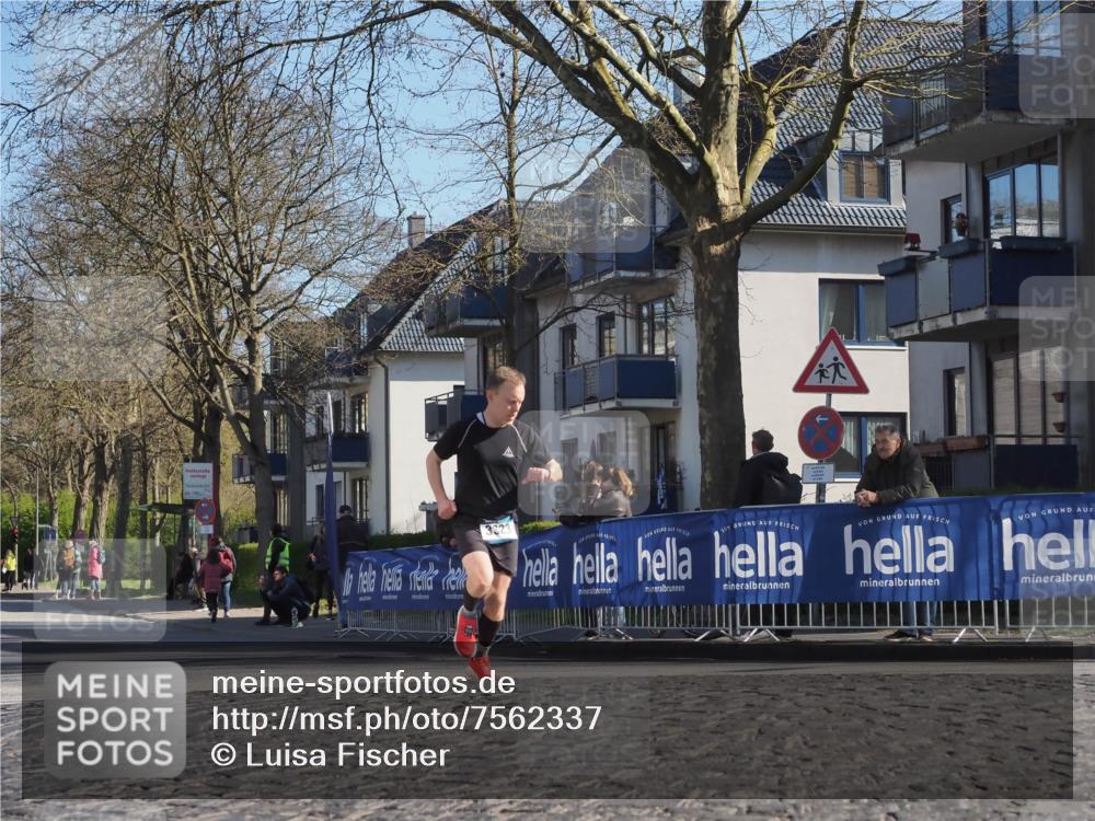 06.04.2025 - 44. Internationalen Wilhelmsburger Insellauf Luisa Fischer http://msf.ph/oto/7562337 06.04.2025 10:30:54 Ziel 3823 meine-sportfotos.de