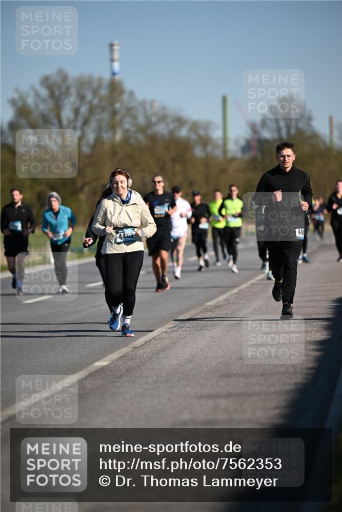 06.04.2025 - 44. Internationalen Wilhelmsburger Insellauf Dr. Thomas Lammeyer http://msf.ph/oto/7562353 06.04.2025 09:37:10 Laufen 4483, 449 meine-sportfotos.de