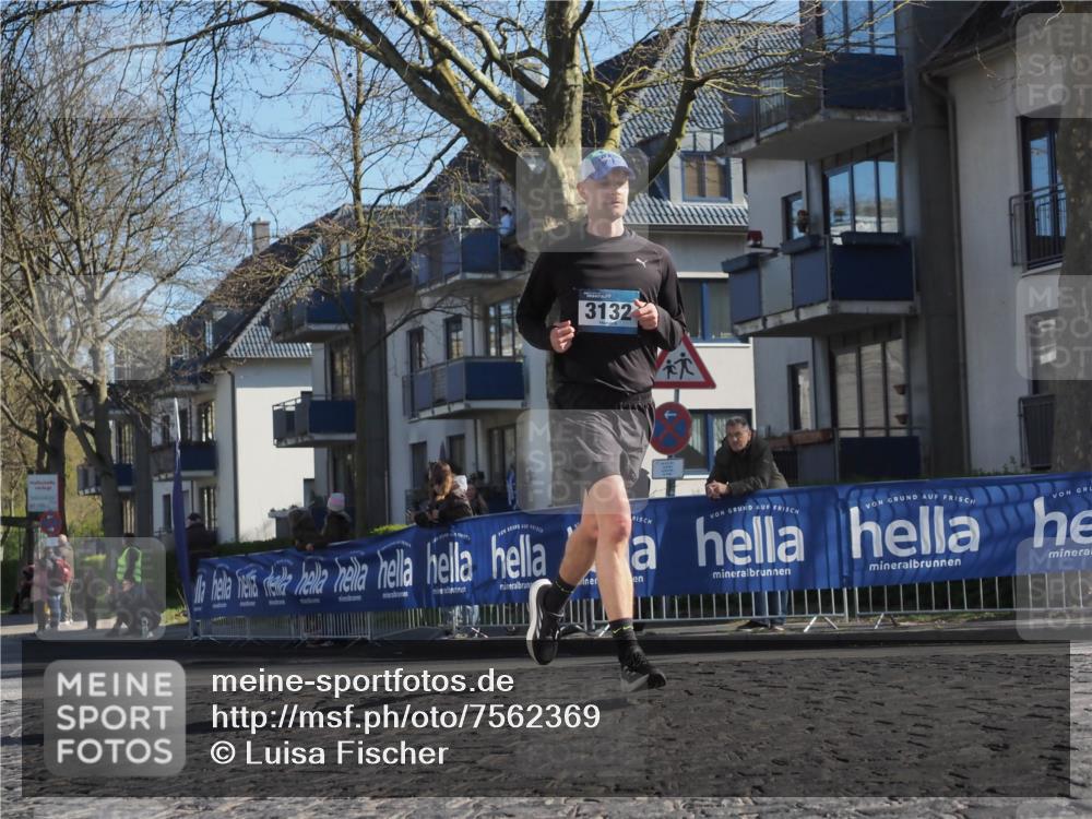 06.04.2025 - 44. Internationalen Wilhelmsburger Insellauf Luisa Fischer http://msf.ph/oto/7562369 06.04.2025 10:31:06 Ziel 3132 meine-sportfotos.de