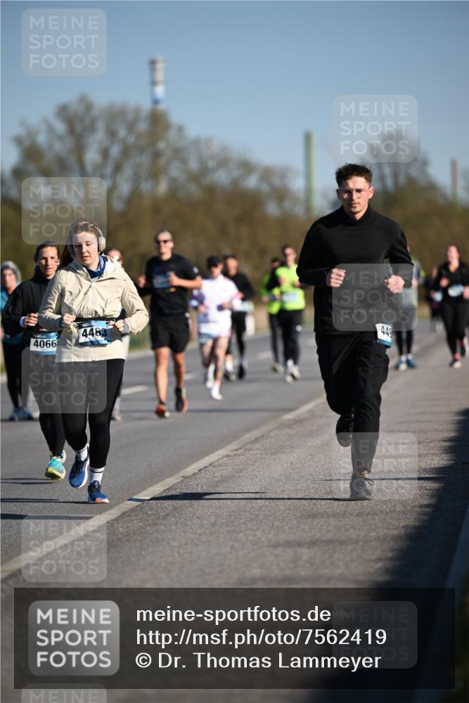 06.04.2025 - 44. Internationalen Wilhelmsburger Insellauf Dr. Thomas Lammeyer http://msf.ph/oto/7562419 06.04.2025 09:37:13 Laufen 4066, 4483, 449 meine-sportfotos.de