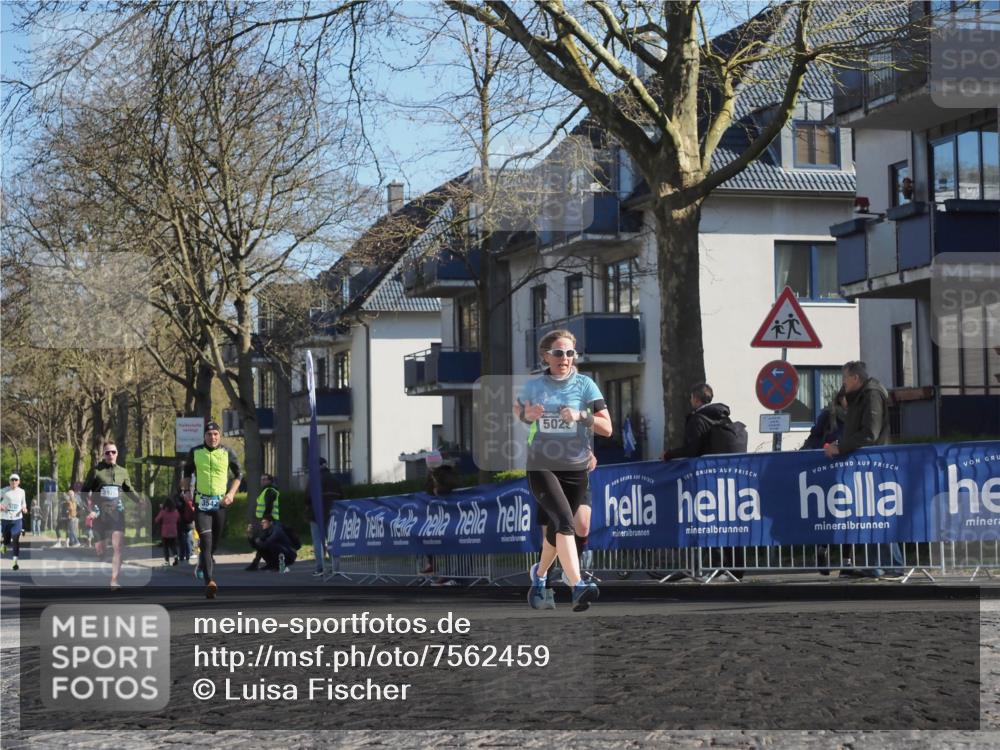 06.04.2025 - 44. Internationalen Wilhelmsburger Insellauf Luisa Fischer http://msf.ph/oto/7562459 06.04.2025 10:31:15 Ziel 3976, 502, 10 meine-sportfotos.de