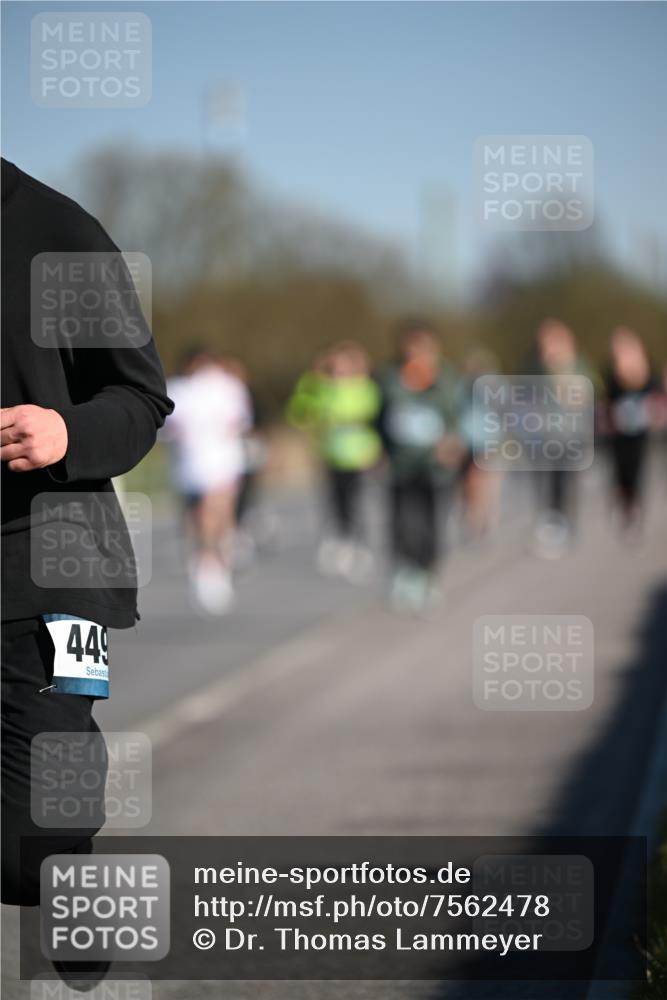 06.04.2025 - 44. Internationalen Wilhelmsburger Insellauf Dr. Thomas Lammeyer http://msf.ph/oto/7562478 06.04.2025 09:37:16 Laufen 449 meine-sportfotos.de