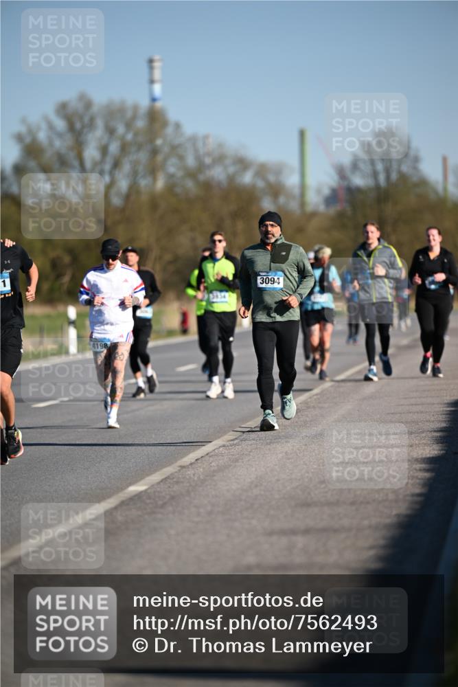 06.04.2025 - 44. Internationalen Wilhelmsburger Insellauf Dr. Thomas Lammeyer http://msf.ph/oto/7562493 06.04.2025 09:37:17 Laufen 1, 4198, 3094 meine-sportfotos.de