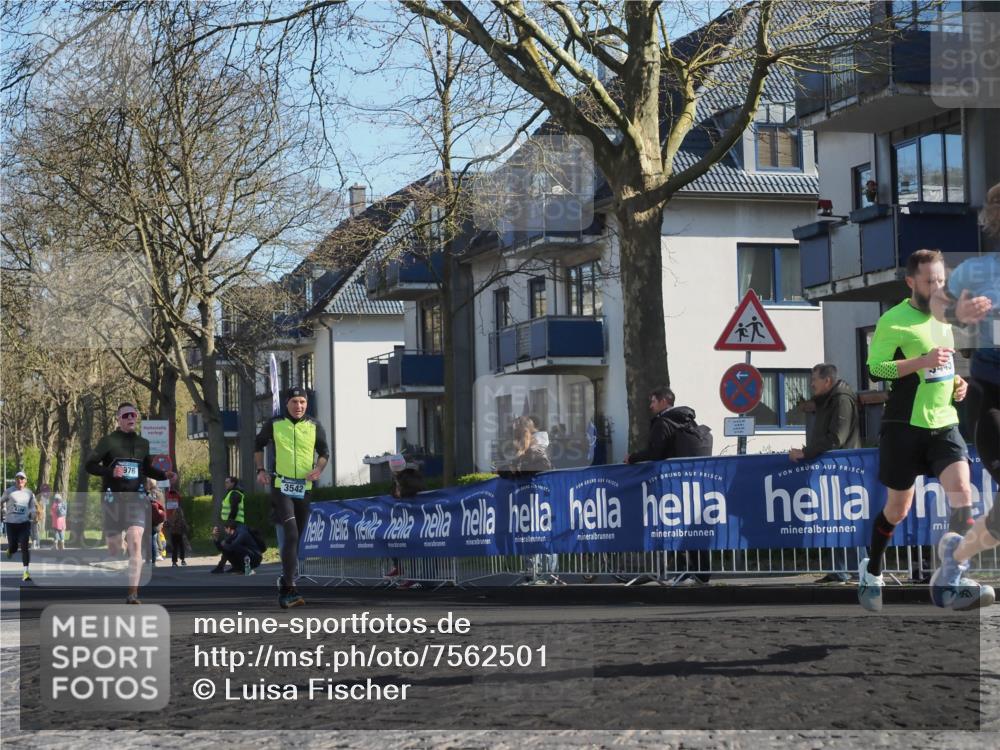 06.04.2025 - 44. Internationalen Wilhelmsburger Insellauf Luisa Fischer http://msf.ph/oto/7562501 06.04.2025 10:31:17 Ziel 976, 3542 meine-sportfotos.de