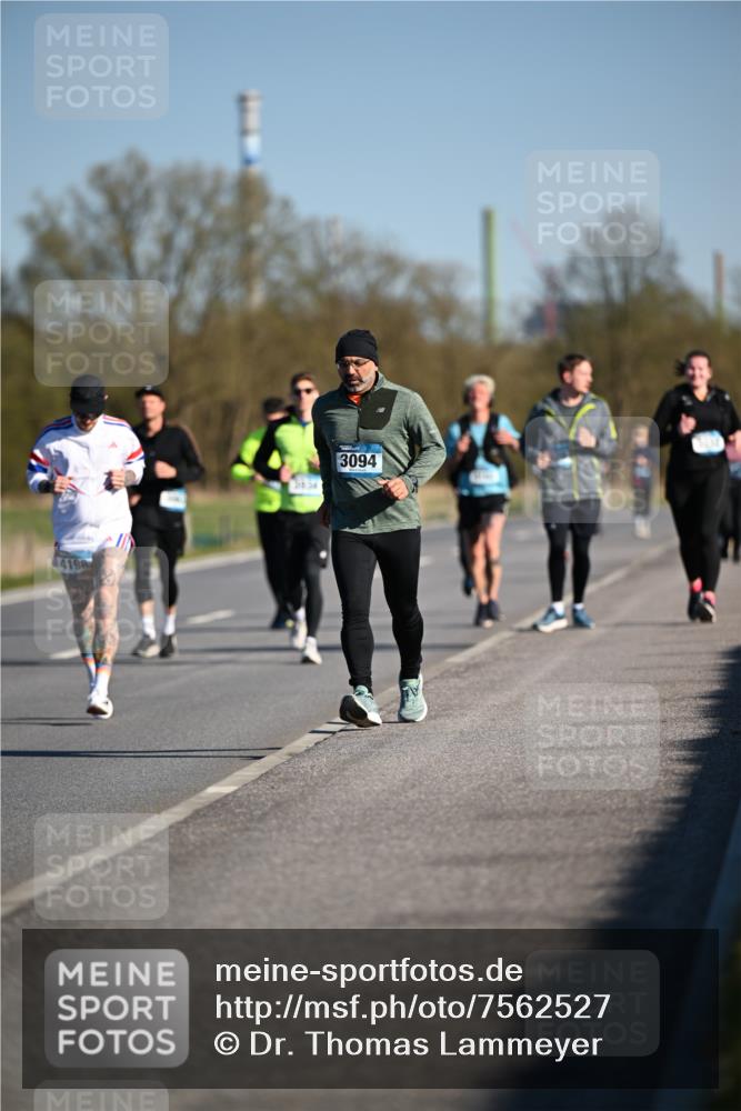 06.04.2025 - 44. Internationalen Wilhelmsburger Insellauf Dr. Thomas Lammeyer http://msf.ph/oto/7562527 06.04.2025 09:37:18 Laufen 4198, 3094 meine-sportfotos.de