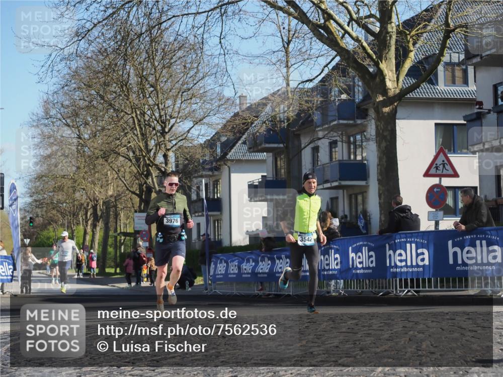 06.04.2025 - 44. Internationalen Wilhelmsburger Insellauf Luisa Fischer http://msf.ph/oto/7562536 06.04.2025 10:31:18 Ziel 3976, 3542 meine-sportfotos.de