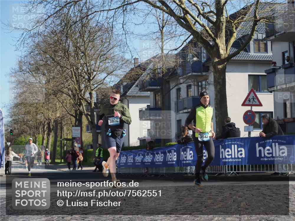 06.04.2025 - 44. Internationalen Wilhelmsburger Insellauf Luisa Fischer http://msf.ph/oto/7562551 06.04.2025 10:31:18 Ziel 3976, 3542 meine-sportfotos.de