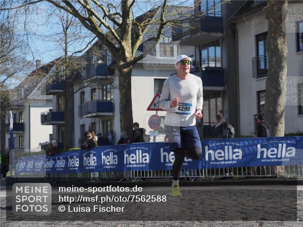 06.04.2025 - 44. Internationalen Wilhelmsburger Insellauf Luisa Fischer http://msf.ph/oto/7562588 06.04.2025 10:31:24 Ziel 4298 meine-sportfotos.de