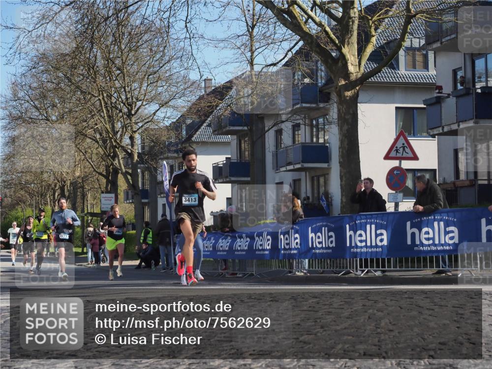 06.04.2025 - 44. Internationalen Wilhelmsburger Insellauf Luisa Fischer http://msf.ph/oto/7562629 06.04.2025 10:31:41 Ziel 4271, 3962, 3413 meine-sportfotos.de