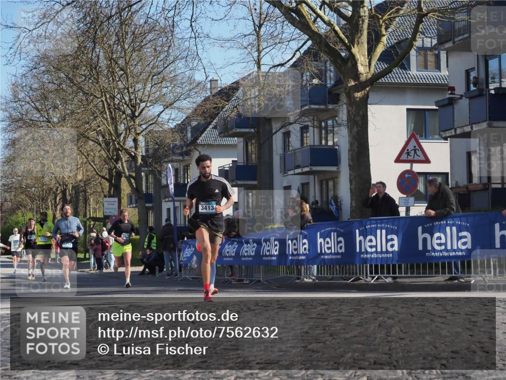 06.04.2025 - 44. Internationalen Wilhelmsburger Insellauf Luisa Fischer http://msf.ph/oto/7562632 06.04.2025 10:31:41 Ziel 4223, 4271, 3962, 3413 meine-sportfotos.de
