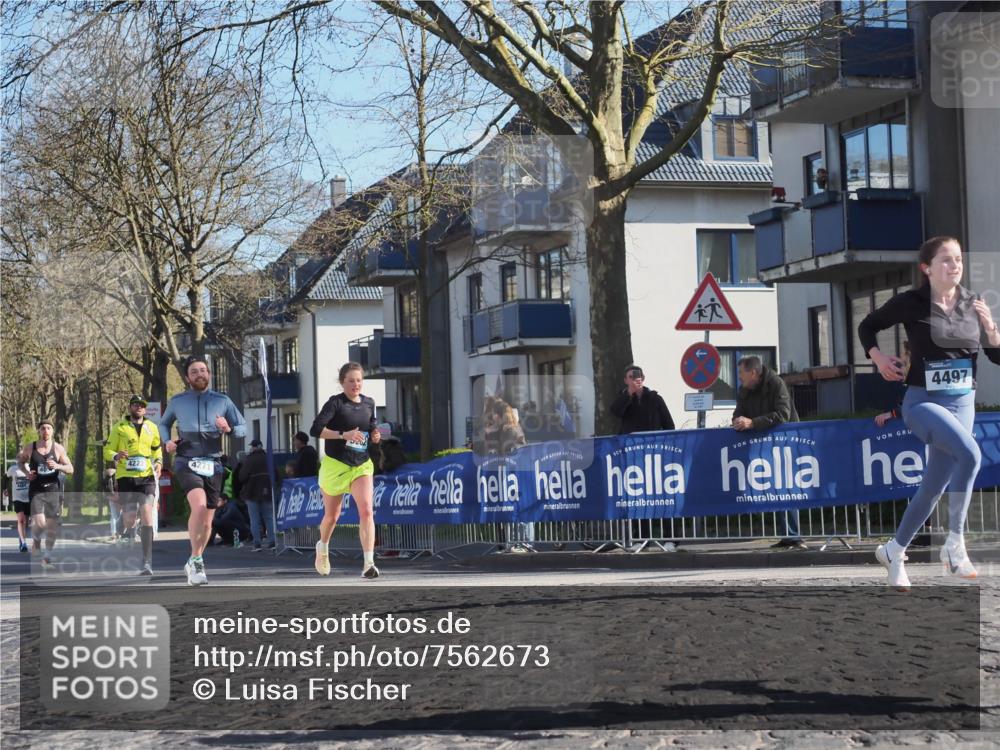 06.04.2025 - 44. Internationalen Wilhelmsburger Insellauf Luisa Fischer http://msf.ph/oto/7562673 06.04.2025 10:31:43 Ziel 4223, 4271, 4497 meine-sportfotos.de