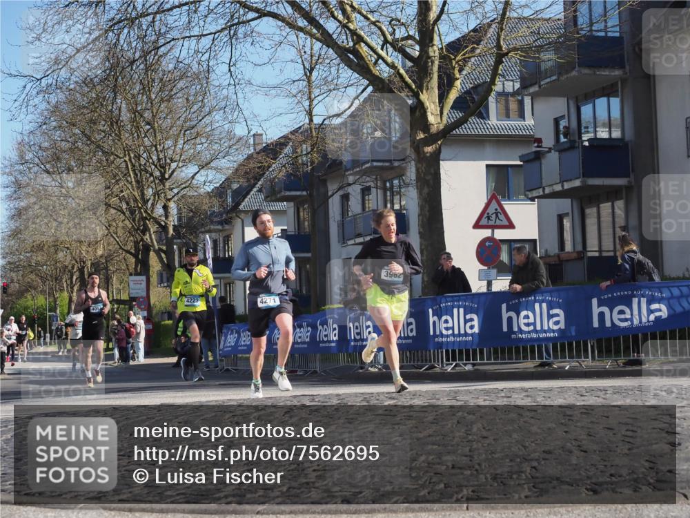 06.04.2025 - 44. Internationalen Wilhelmsburger Insellauf Luisa Fischer http://msf.ph/oto/7562695 06.04.2025 10:31:44 Ziel 405, 4223, 4271, 3962 meine-sportfotos.de