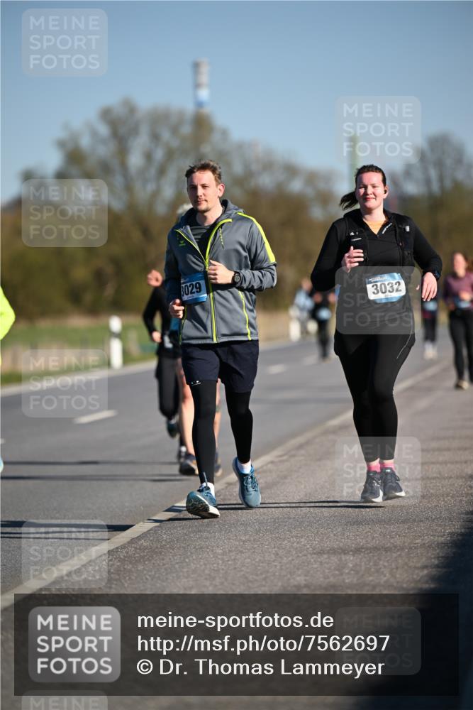 06.04.2025 - 44. Internationalen Wilhelmsburger Insellauf Dr. Thomas Lammeyer http://msf.ph/oto/7562697 06.04.2025 09:37:26 Laufen 3029, 3032 meine-sportfotos.de