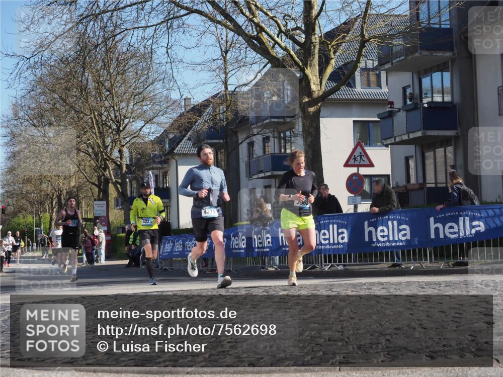 06.04.2025 - 44. Internationalen Wilhelmsburger Insellauf Luisa Fischer http://msf.ph/oto/7562698 06.04.2025 10:31:44 Ziel 1057, 4223, 4271, 3962 meine-sportfotos.de