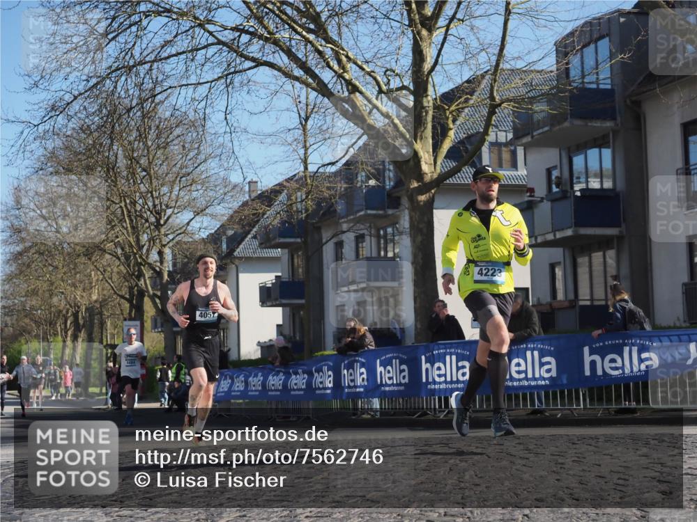 06.04.2025 - 44. Internationalen Wilhelmsburger Insellauf Luisa Fischer http://msf.ph/oto/7562746 06.04.2025 10:31:46 Ziel 4484, 405, 4223 meine-sportfotos.de