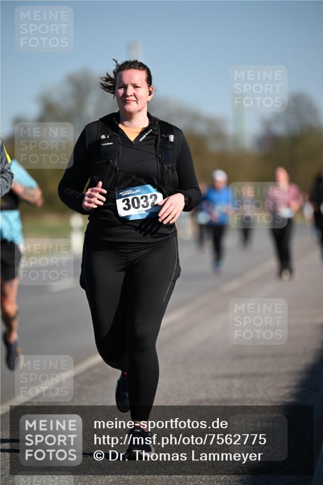 06.04.2025 - 44. Internationalen Wilhelmsburger Insellauf Dr. Thomas Lammeyer http://msf.ph/oto/7562775 06.04.2025 09:37:29 Laufen 3032 meine-sportfotos.de