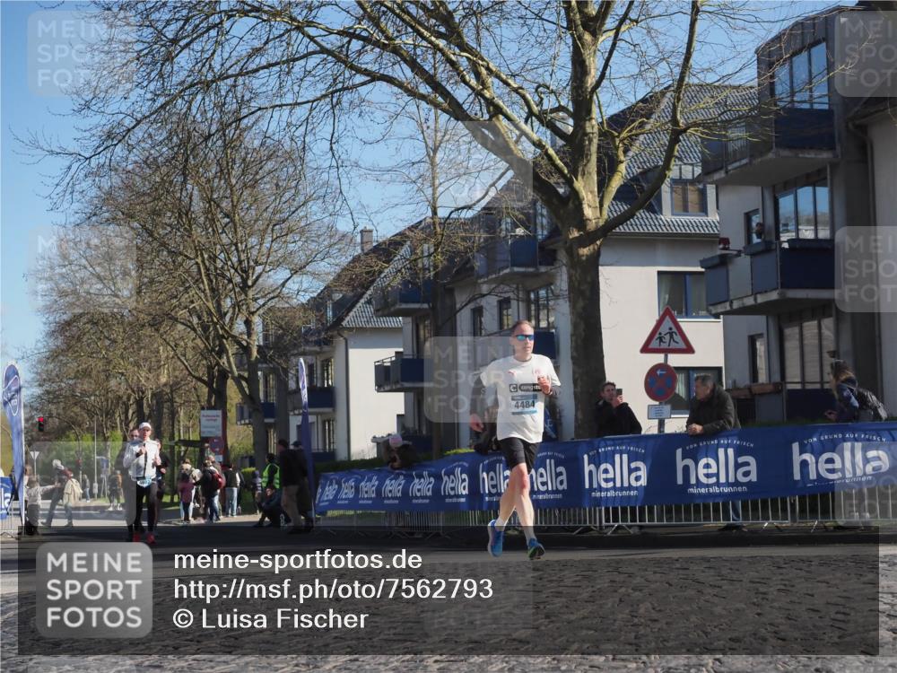 06.04.2025 - 44. Internationalen Wilhelmsburger Insellauf Luisa Fischer http://msf.ph/oto/7562793 06.04.2025 10:31:49 Ziel 4484 meine-sportfotos.de