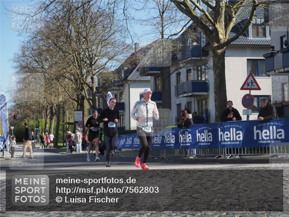 06.04.2025 - 44. Internationalen Wilhelmsburger Insellauf Luisa Fischer http://msf.ph/oto/7562803 06.04.2025 10:31:52 Ziel 3545, 3051, 4602 meine-sportfotos.de