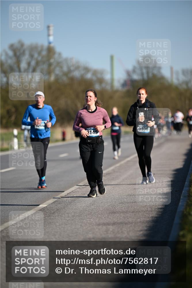 06.04.2025 - 44. Internationalen Wilhelmsburger Insellauf Dr. Thomas Lammeyer http://msf.ph/oto/7562817 06.04.2025 09:37:35 Laufen 4266, 3145, 3330 meine-sportfotos.de