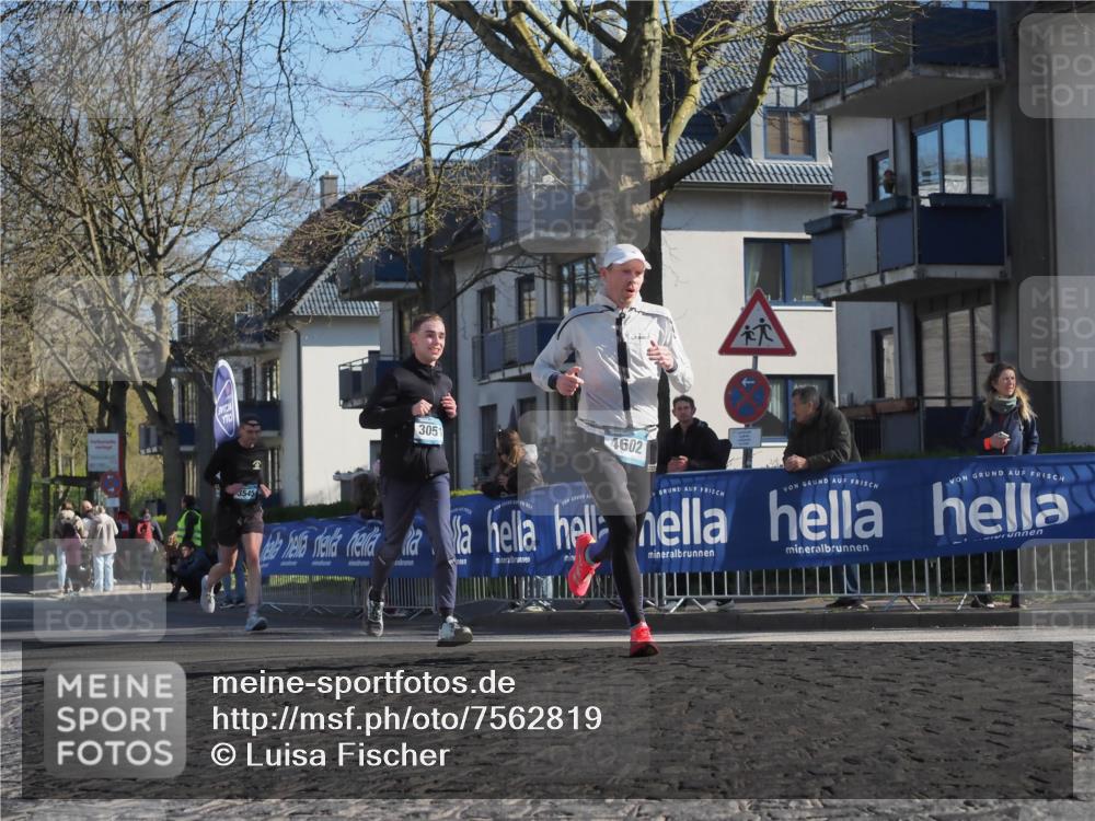 06.04.2025 - 44. Internationalen Wilhelmsburger Insellauf Luisa Fischer http://msf.ph/oto/7562819 06.04.2025 10:31:53 Ziel 3545, 3051, 4602 meine-sportfotos.de