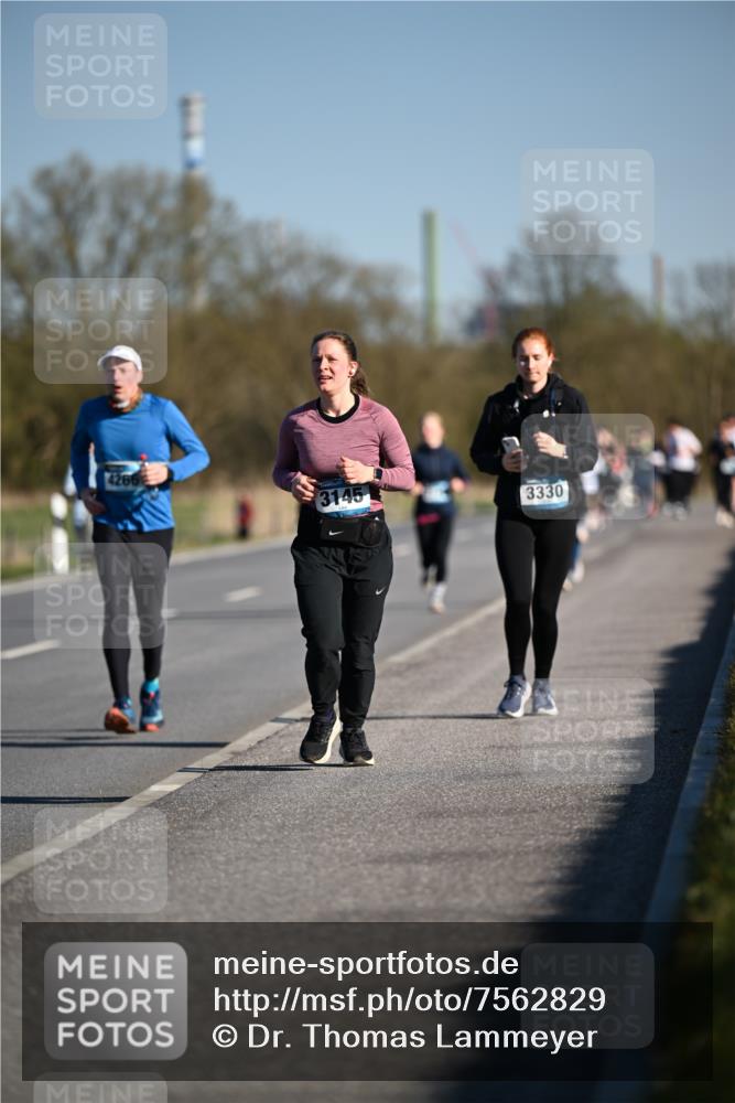 06.04.2025 - 44. Internationalen Wilhelmsburger Insellauf Dr. Thomas Lammeyer http://msf.ph/oto/7562829 06.04.2025 09:37:36 Laufen 3145, 3330 meine-sportfotos.de