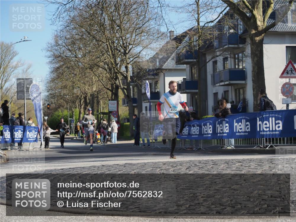 06.04.2025 - 44. Internationalen Wilhelmsburger Insellauf Luisa Fischer http://msf.ph/oto/7562832 06.04.2025 10:32:08 Ziel 4556 meine-sportfotos.de