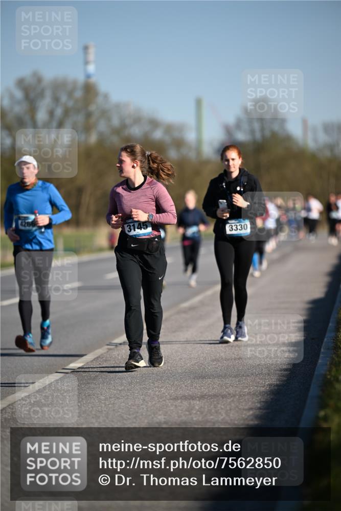 06.04.2025 - 44. Internationalen Wilhelmsburger Insellauf Dr. Thomas Lammeyer http://msf.ph/oto/7562850 06.04.2025 09:37:37 Laufen 3145, 3330 meine-sportfotos.de