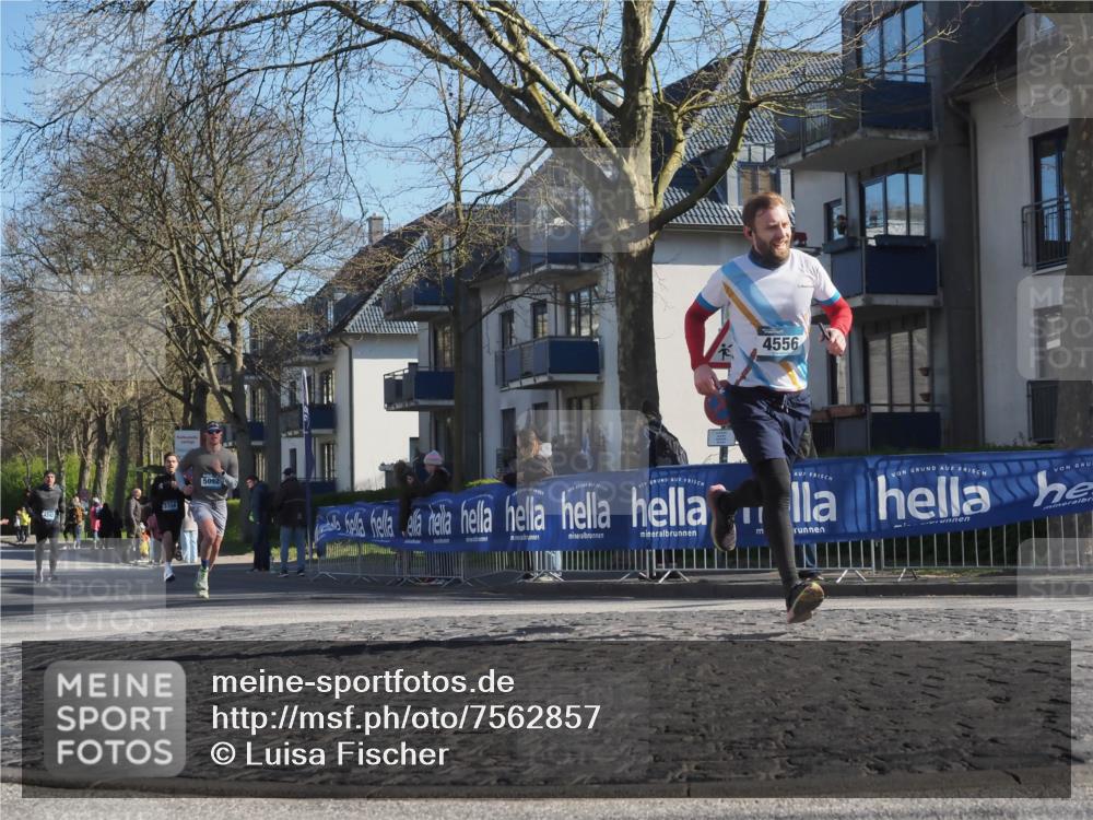 06.04.2025 - 44. Internationalen Wilhelmsburger Insellauf Luisa Fischer http://msf.ph/oto/7562857 06.04.2025 10:32:09 Ziel 3359, 4556, 5092 meine-sportfotos.de
