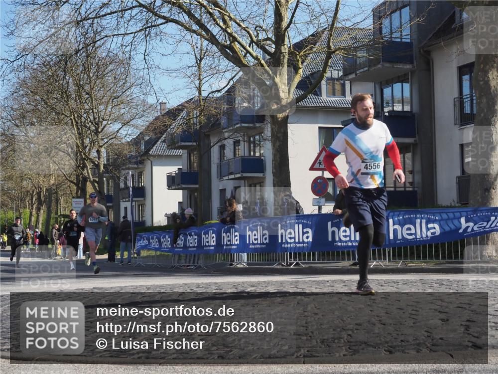 06.04.2025 - 44. Internationalen Wilhelmsburger Insellauf Luisa Fischer http://msf.ph/oto/7562860 06.04.2025 10:32:09 Ziel 3359, 5092, 4556 meine-sportfotos.de