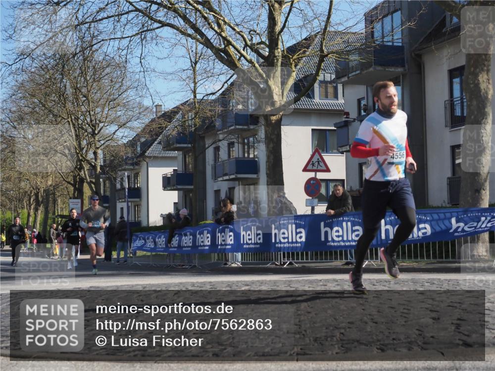 06.04.2025 - 44. Internationalen Wilhelmsburger Insellauf Luisa Fischer http://msf.ph/oto/7562863 06.04.2025 10:32:09 Ziel 4556 meine-sportfotos.de