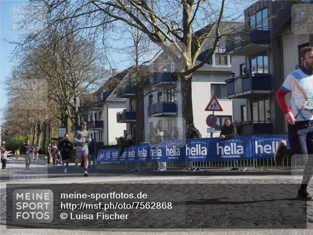 06.04.2025 - 44. Internationalen Wilhelmsburger Insellauf Luisa Fischer http://msf.ph/oto/7562868 06.04.2025 10:32:10 Ziel 455 meine-sportfotos.de