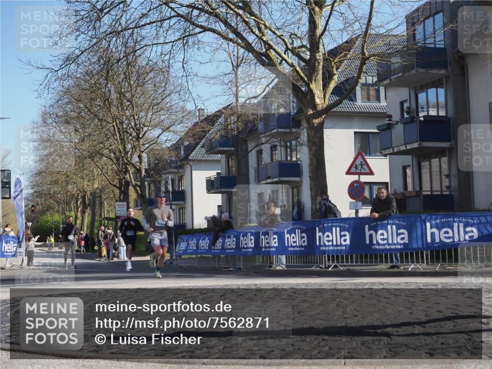 06.04.2025 - 44. Internationalen Wilhelmsburger Insellauf Luisa Fischer http://msf.ph/oto/7562871 06.04.2025 10:32:10 Ziel 3359, 5092 meine-sportfotos.de