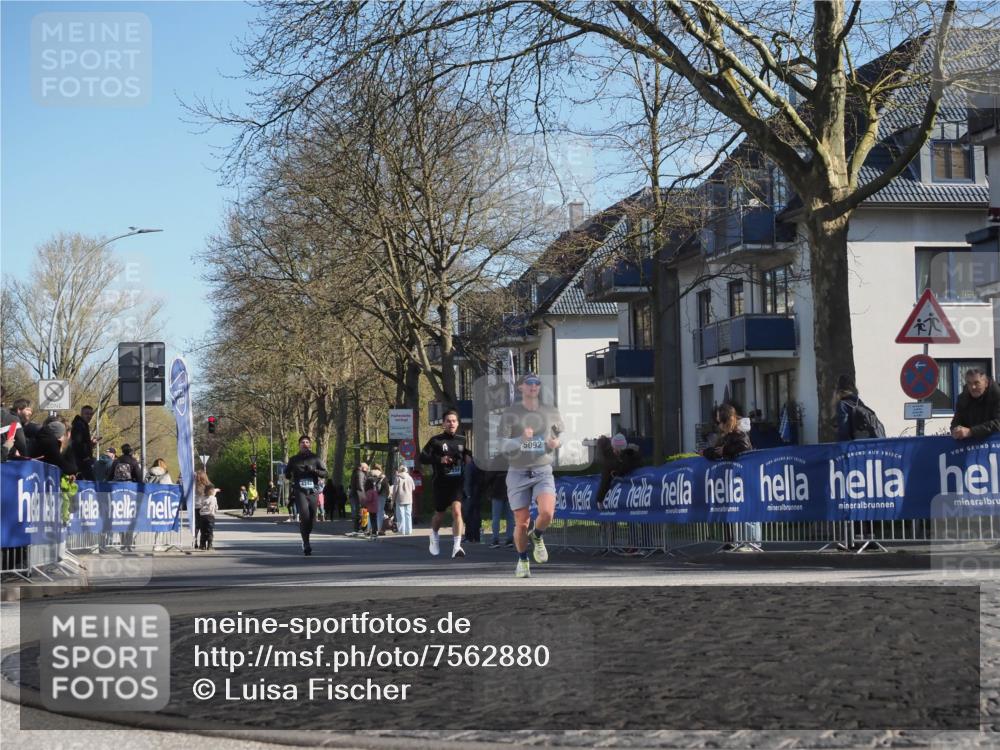 06.04.2025 - 44. Internationalen Wilhelmsburger Insellauf Luisa Fischer http://msf.ph/oto/7562880 06.04.2025 10:32:10 Ziel 4242, 5092 meine-sportfotos.de