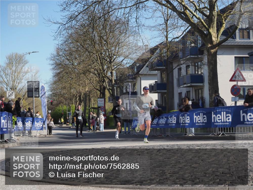 06.04.2025 - 44. Internationalen Wilhelmsburger Insellauf Luisa Fischer http://msf.ph/oto/7562885 06.04.2025 10:32:10 Ziel 4242, 3359, 5092 meine-sportfotos.de