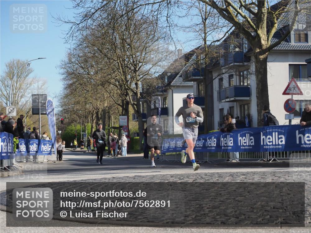 06.04.2025 - 44. Internationalen Wilhelmsburger Insellauf Luisa Fischer http://msf.ph/oto/7562891 06.04.2025 10:32:11 Ziel 359, 5092 meine-sportfotos.de