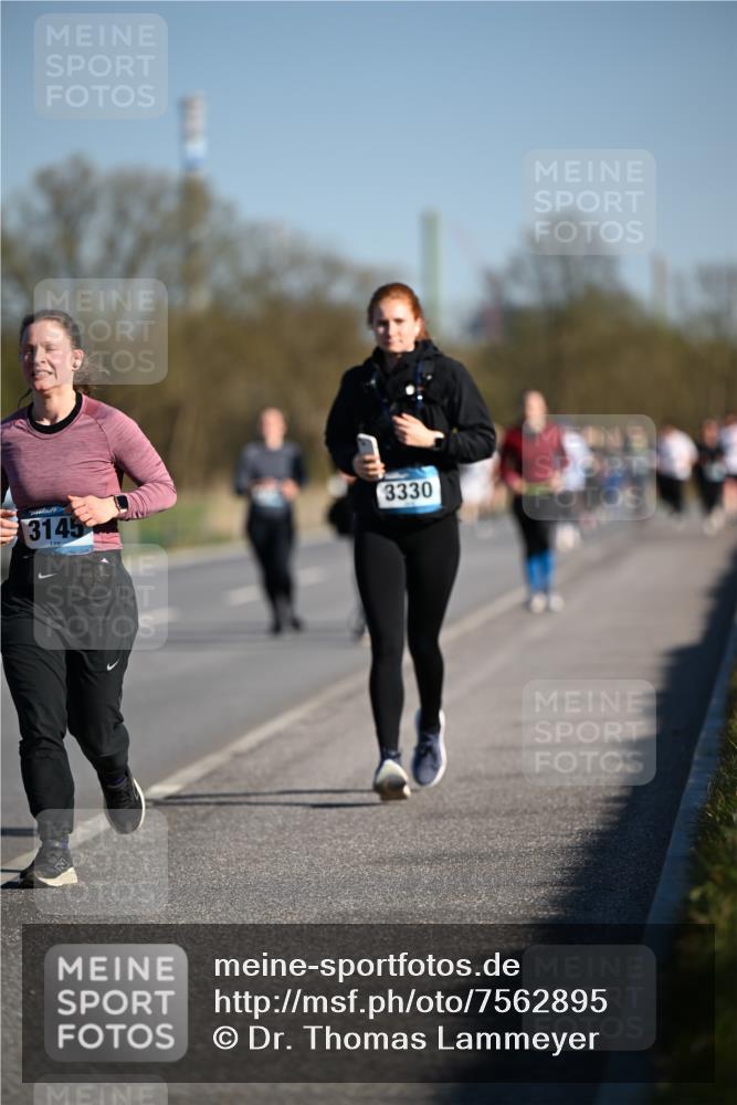 06.04.2025 - 44. Internationalen Wilhelmsburger Insellauf Dr. Thomas Lammeyer http://msf.ph/oto/7562895 06.04.2025 09:37:38 Laufen 3145, 3330 meine-sportfotos.de