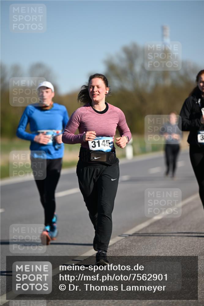 06.04.2025 - 44. Internationalen Wilhelmsburger Insellauf Dr. Thomas Lammeyer http://msf.ph/oto/7562901 06.04.2025 09:37:39 Laufen 3145, 3 meine-sportfotos.de