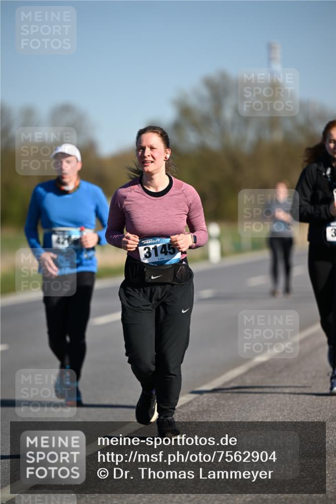 06.04.2025 - 44. Internationalen Wilhelmsburger Insellauf Dr. Thomas Lammeyer http://msf.ph/oto/7562904 06.04.2025 09:37:39 Laufen 3145 meine-sportfotos.de