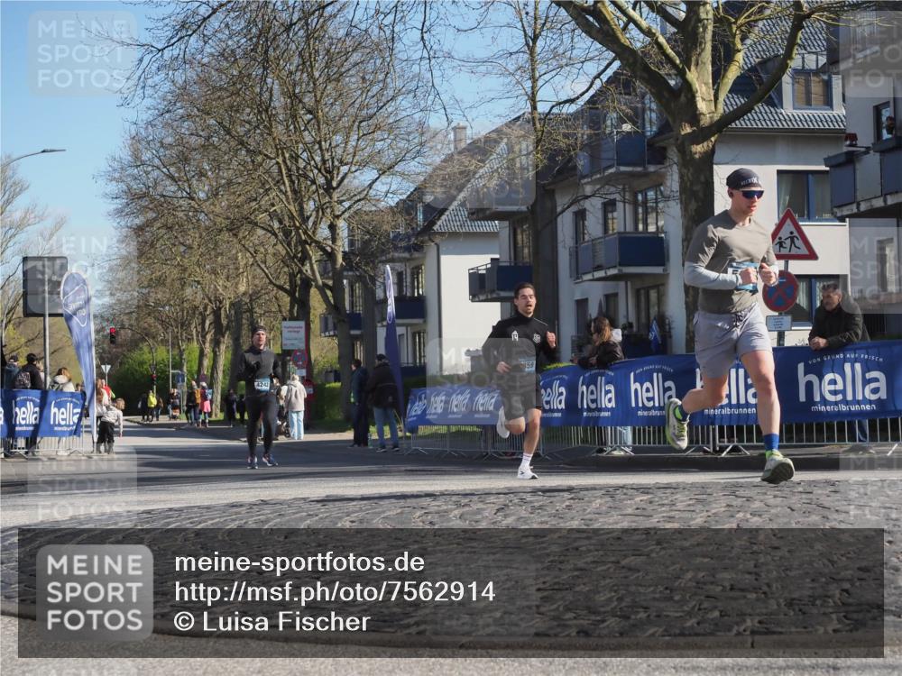 06.04.2025 - 44. Internationalen Wilhelmsburger Insellauf Luisa Fischer http://msf.ph/oto/7562914 06.04.2025 10:32:12 Ziel 4242, 3, 359, 227 meine-sportfotos.de