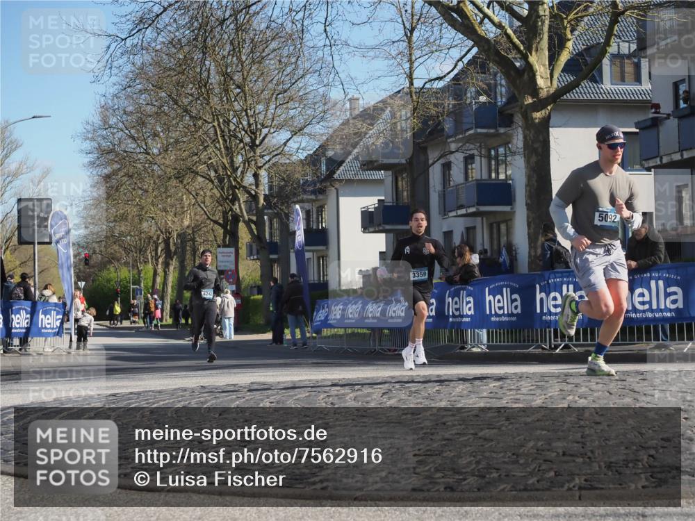 06.04.2025 - 44. Internationalen Wilhelmsburger Insellauf Luisa Fischer http://msf.ph/oto/7562916 06.04.2025 10:32:12 Ziel 4242, 3359, 5092 meine-sportfotos.de