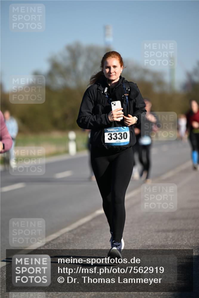 06.04.2025 - 44. Internationalen Wilhelmsburger Insellauf Dr. Thomas Lammeyer http://msf.ph/oto/7562919 06.04.2025 09:37:41 Laufen 3330 meine-sportfotos.de
