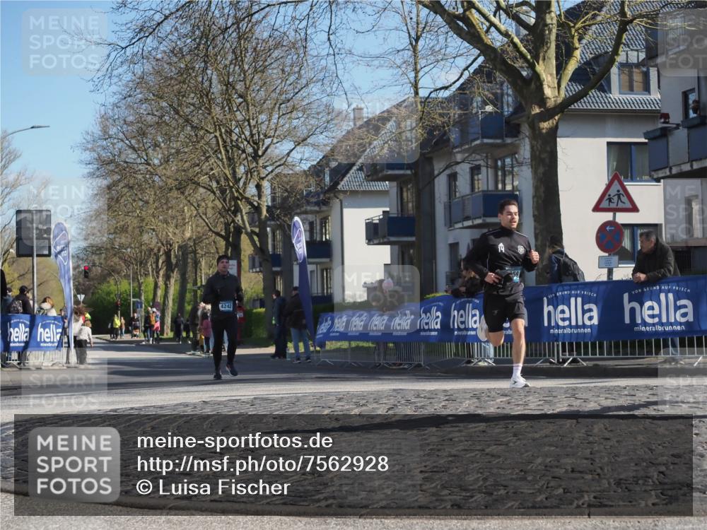 06.04.2025 - 44. Internationalen Wilhelmsburger Insellauf Luisa Fischer http://msf.ph/oto/7562928 06.04.2025 10:32:12 Ziel 4242 meine-sportfotos.de