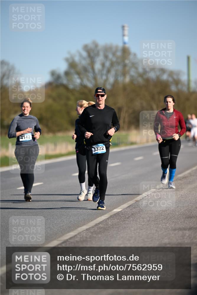 06.04.2025 - 44. Internationalen Wilhelmsburger Insellauf Dr. Thomas Lammeyer http://msf.ph/oto/7562959 06.04.2025 09:37:45 Laufen 4142, 3322 meine-sportfotos.de