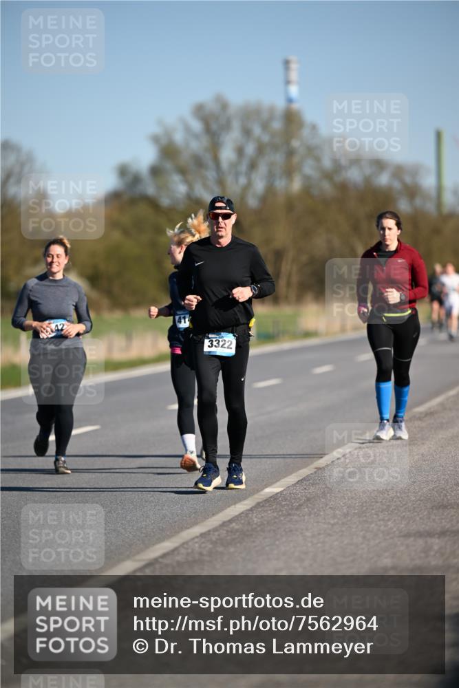 06.04.2025 - 44. Internationalen Wilhelmsburger Insellauf Dr. Thomas Lammeyer http://msf.ph/oto/7562964 06.04.2025 09:37:45 Laufen 3322 meine-sportfotos.de
